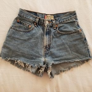 Levi 550 high wasted shorts